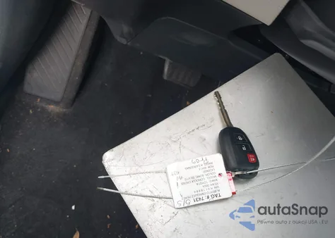 2024 Toyota Corolla Cross L z USA, uszkodzony, nr VIN 7MUAAAAG2RV116884